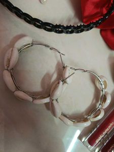 MYGLAMM Lipstick 2 , 1 Earrings