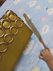 Hand Clutch With Side Chain