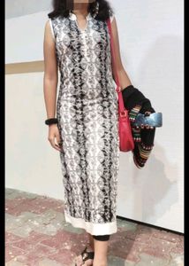 Black And White Straight Long Kurti (Stretchable)