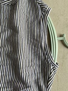 H&amp;M Black and white Crop strip top