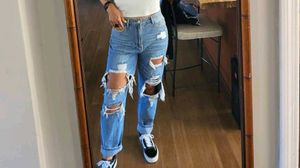 Distressed Boyfriend Jeans