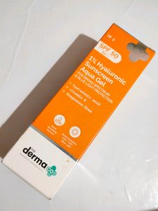 The Derma Co 1% Hyaluronic Acid Sunscreen