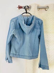 Blue Embellished Denim Jacket With A Hood❤️‍🔥