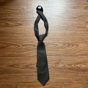 BLACK STRIPED TIE