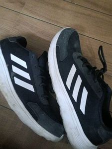 Adidas Sneakers