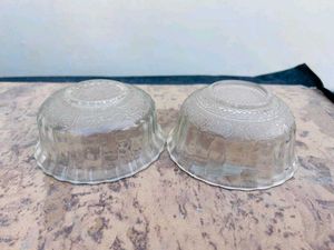 2 Glass Bowls 🥣