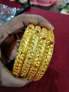 Beautiful Looking  Pretty Design Bangles 2.8size