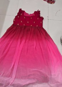 Cut Sleeve Gwon With Zari Embroidery