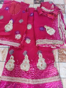 Rajpooti, Bandhej Beautiful Poshak