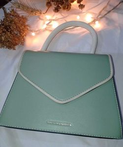 Pretty N Classy Sling Bag💚
