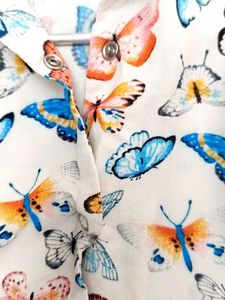 Butterfly Print Top 🦋🌼🪻🌸🏵️🌹