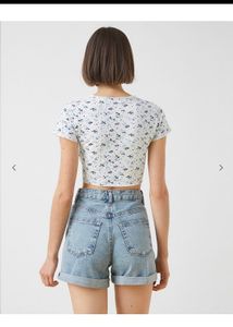 FLORAL NEW WITH TAG Crop Top