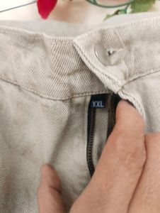 Cargo Pants used with discoloration on pocket