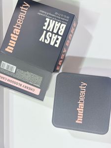 Huda Beauty Easy Bake Powder