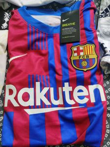 CLUBS AND COUNTRY JERSEYS