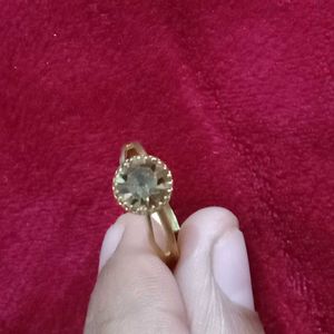 Elegant Gold Ring