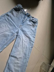 Blue Straight Cut Jeans – Classic &amp; Comfortable Fi