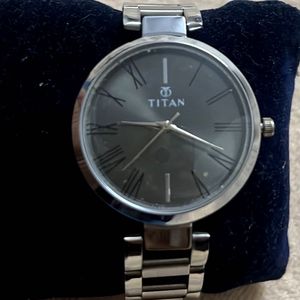 Elegant Ita Quartz Watch