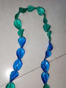 Green And Violet Colour Chain