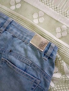High Waisted Jeans 🌼