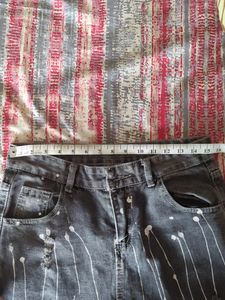 Graphic Boyfriend Jeans