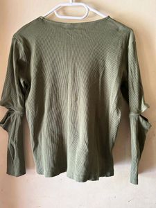 ROADSTER Ribbed Green Top With Elbow Slash