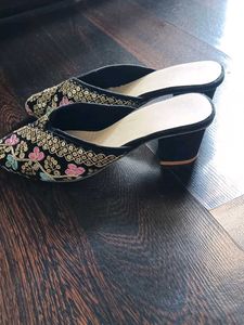 Stylish Kolapuri Heel