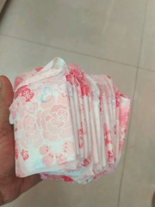 Whisper Ultra Soft XL Pads 35Pcs