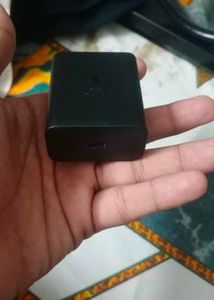 Samsung&#39;s Original Charger With Box And Warranty