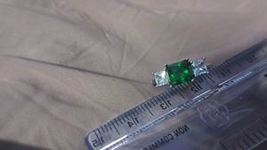 EMERALD RING (IMITATION JEWELLERY)