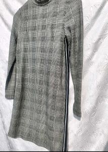 H &amp; M Gray Plaid Long Sleeve Dress