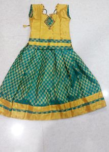 Beautyful Traditional Dress For 5 To 6 Years Old Girls