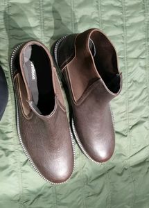 Stylish Brown Chelsea Boots