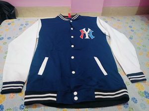 Classy Feminie Women Sweater