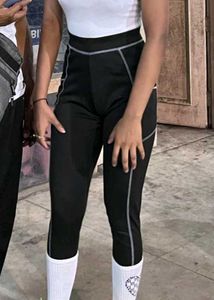Black Athletic Leggings with Pockets