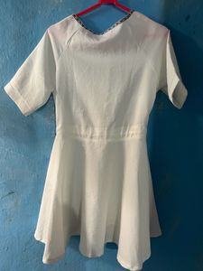 White short-sleeve tunic