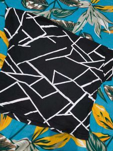 Crop Top Black N White