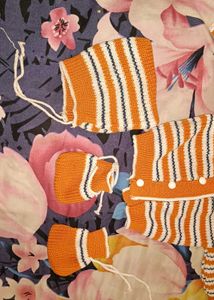 Baby Heavy Woolen Sweater With Mitthen And Topa
