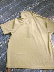 a green elegant tshirt
