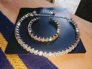 Jewelry Set: Necklace, Earrings, Hair Piece