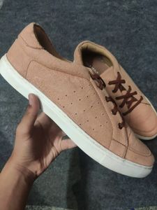Sneaker