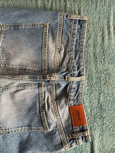 Ripped &amp; Distressed Jeans