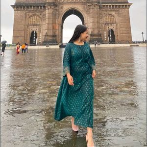 Avaasa Emerald Green Printed Kurti