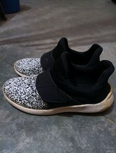Black N White Girls Shoes