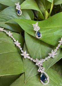 Elegant Floral Necklace &amp; Earring Set