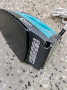 Orient Dry Iron Unused Minor Body Damage