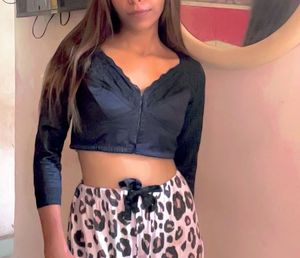 🧿New Never used Stylish Top With Blouse 🧿