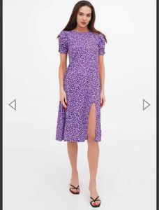 🎁Buy One Get 1 Free 🎁H&amp;M Floral Midi Dre