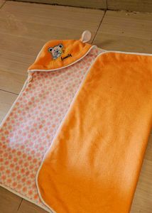 Baby Hooded Towel And Free 1 Urine Mat