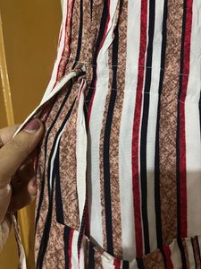 Elegant Dress With Adjustable Ribbons